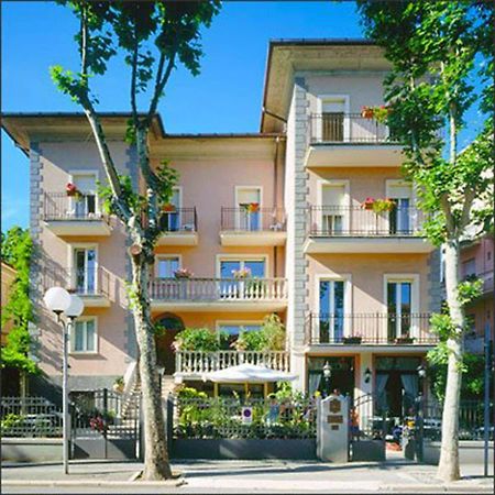 Hotel Berlino Cattolica Exterior photo